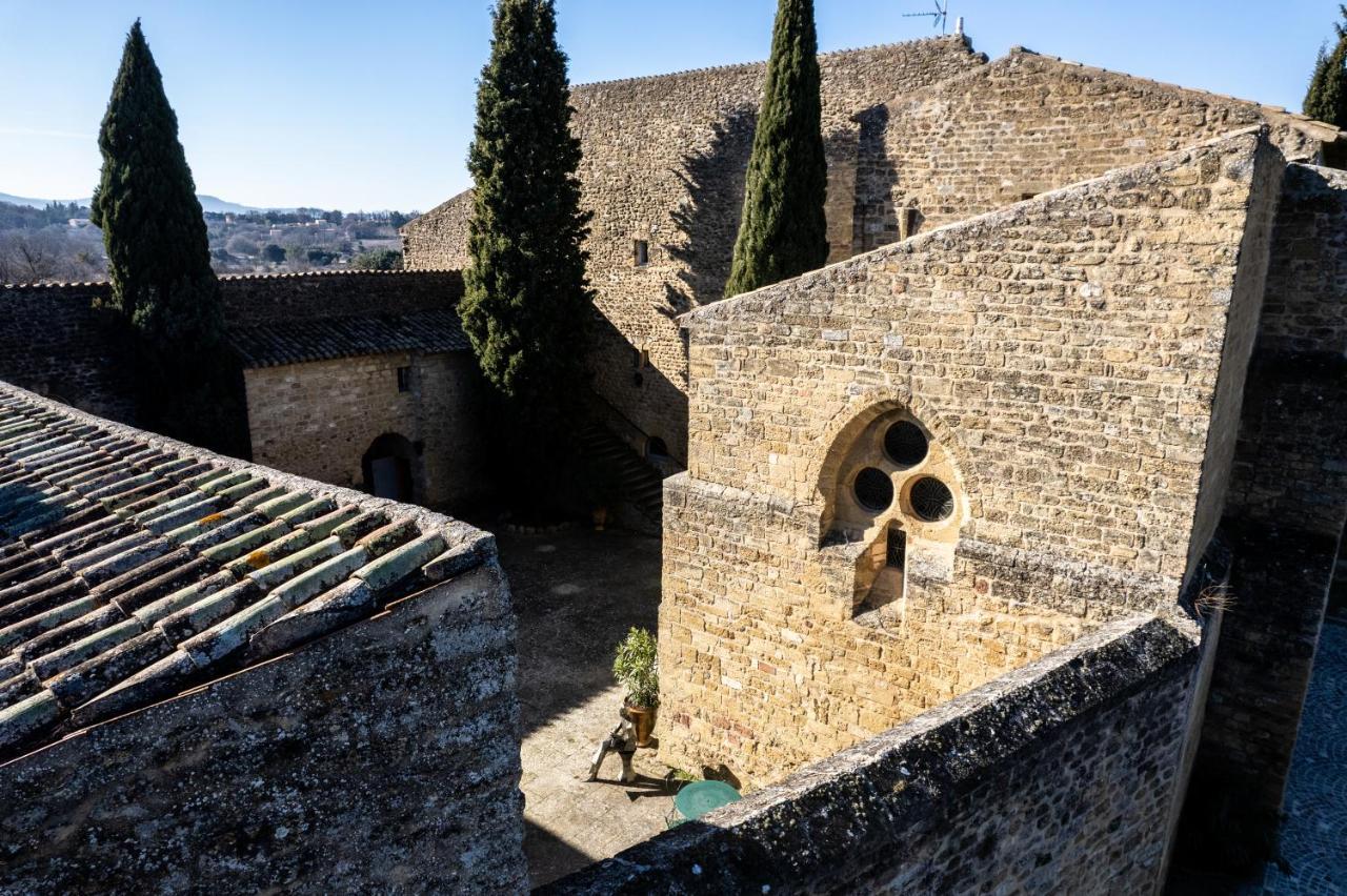Chateau Saint-Pierre De Mejans Puyvert Bagian luar foto