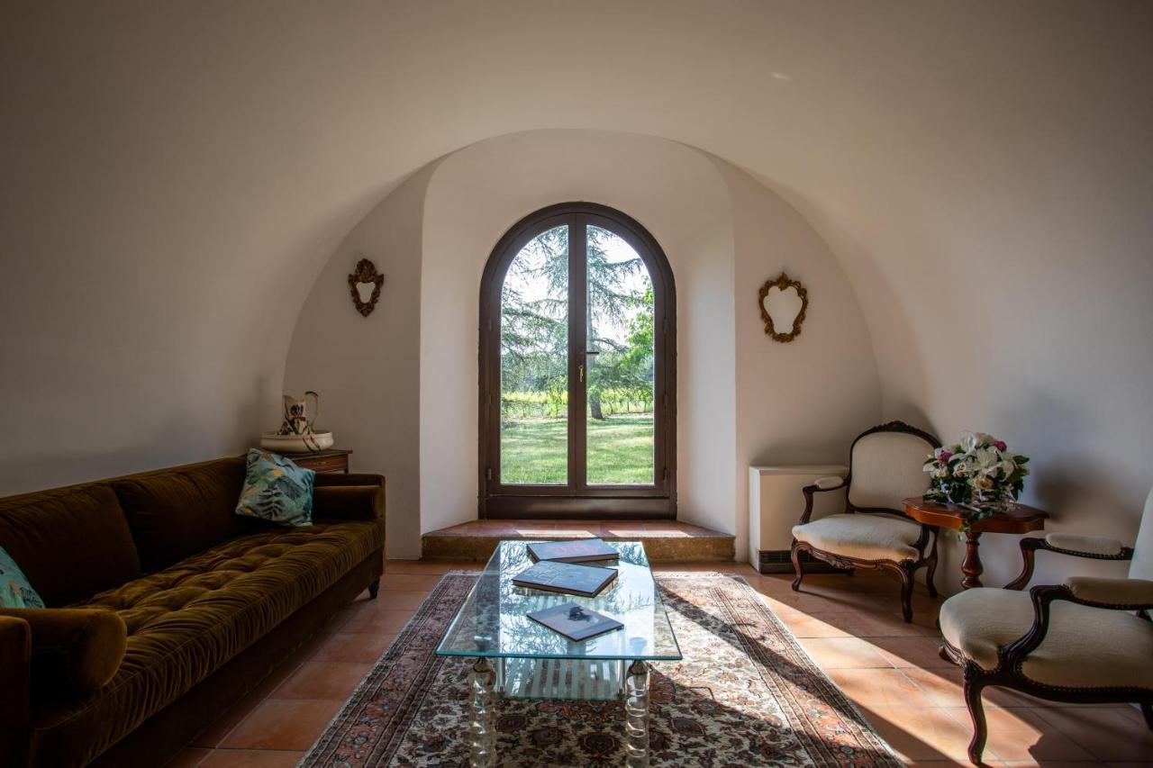 Chateau Saint-Pierre De Mejans Puyvert Bagian luar foto