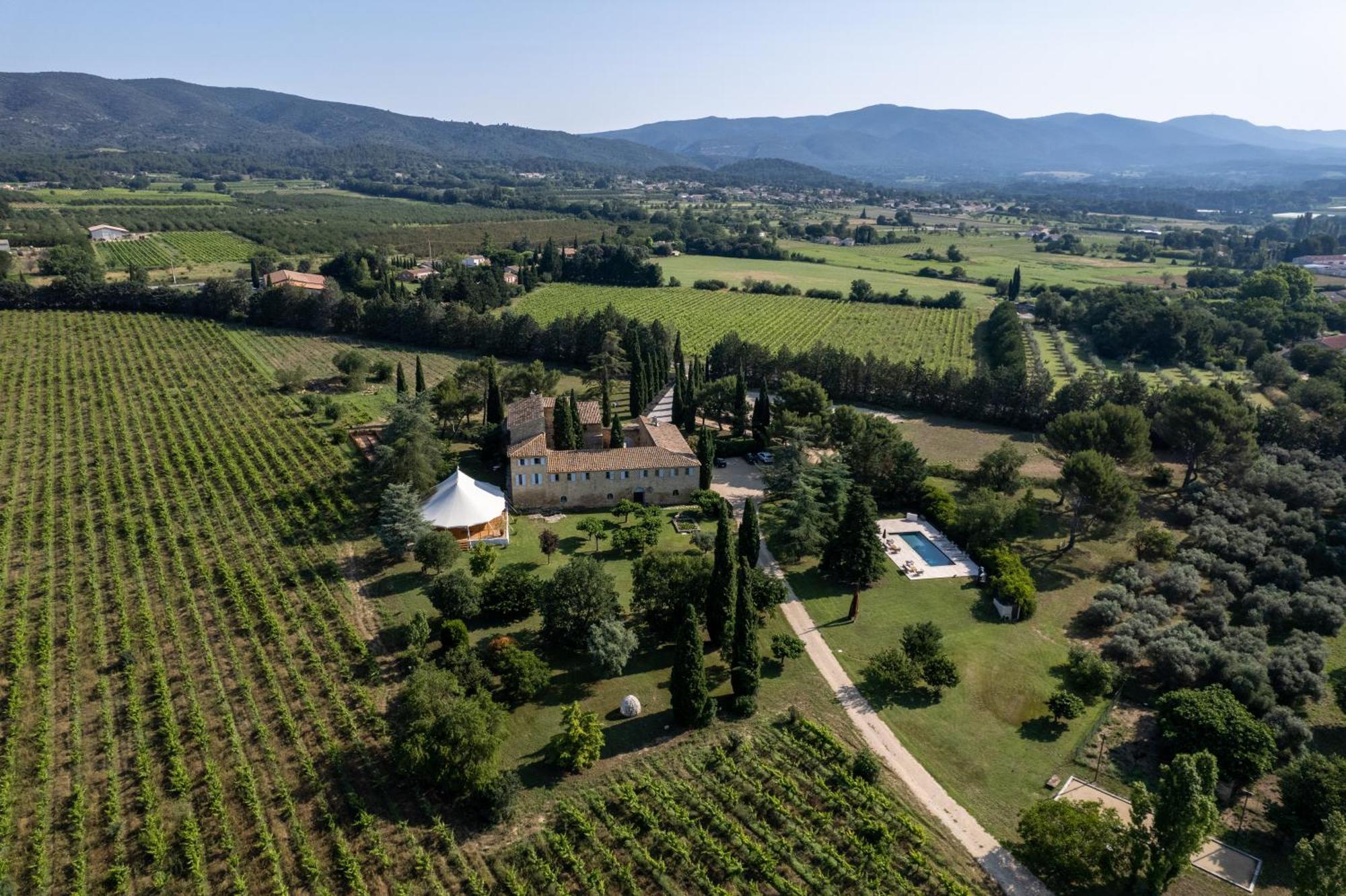 Chateau Saint-Pierre De Mejans Puyvert Bagian luar foto