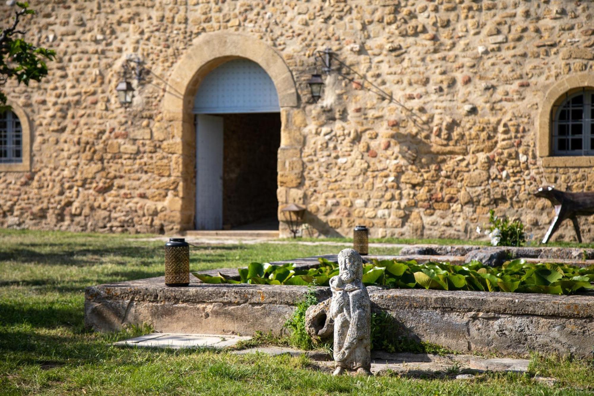 Chateau Saint-Pierre De Mejans Puyvert Bagian luar foto